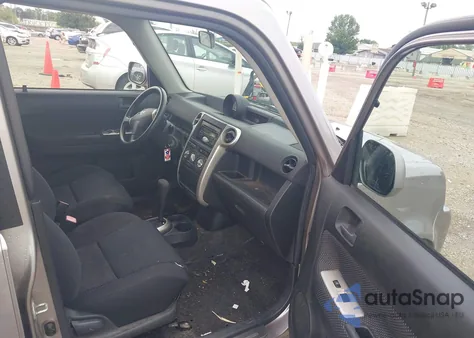 2005 Scion Xb Xb from USA, damaged, VIN JTLKT324654005290